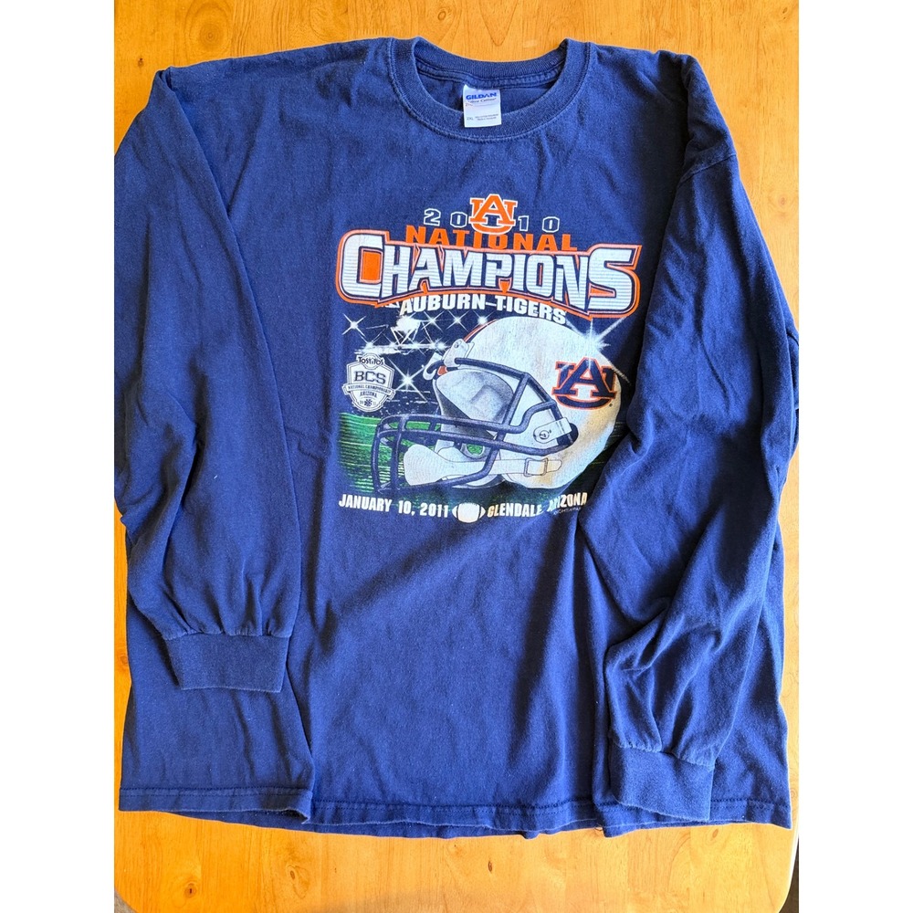 Gildan Auburn Tigers 2010 National Champions Long Sleeve Shirt Mens 2XL Navy 635